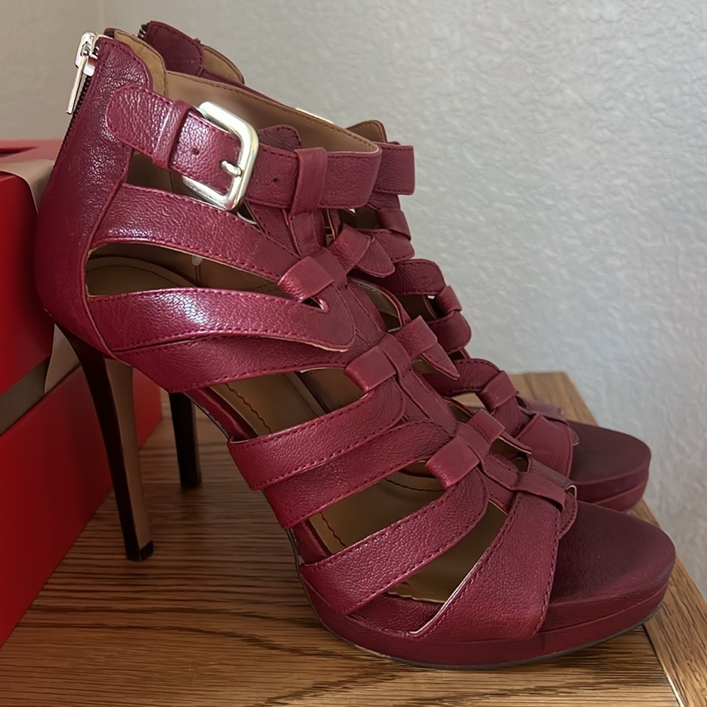 👠 Heels Nine West Color Glacé Cherry 🍒 Size 7M